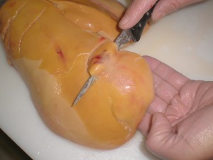 Tâches rouges - Dénerver un foie gras frais de la Ferme de Ramon