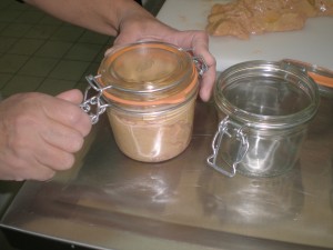 Foie gras frais de canard mis en pot - Ferme de Ramon